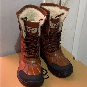 Kids UGG Adirondack Chestnut Mint Condition